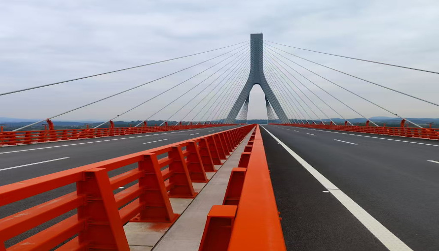 貴州鋼繩助力青洲柳江特大橋通車、東營黃河公鐵大橋合龍